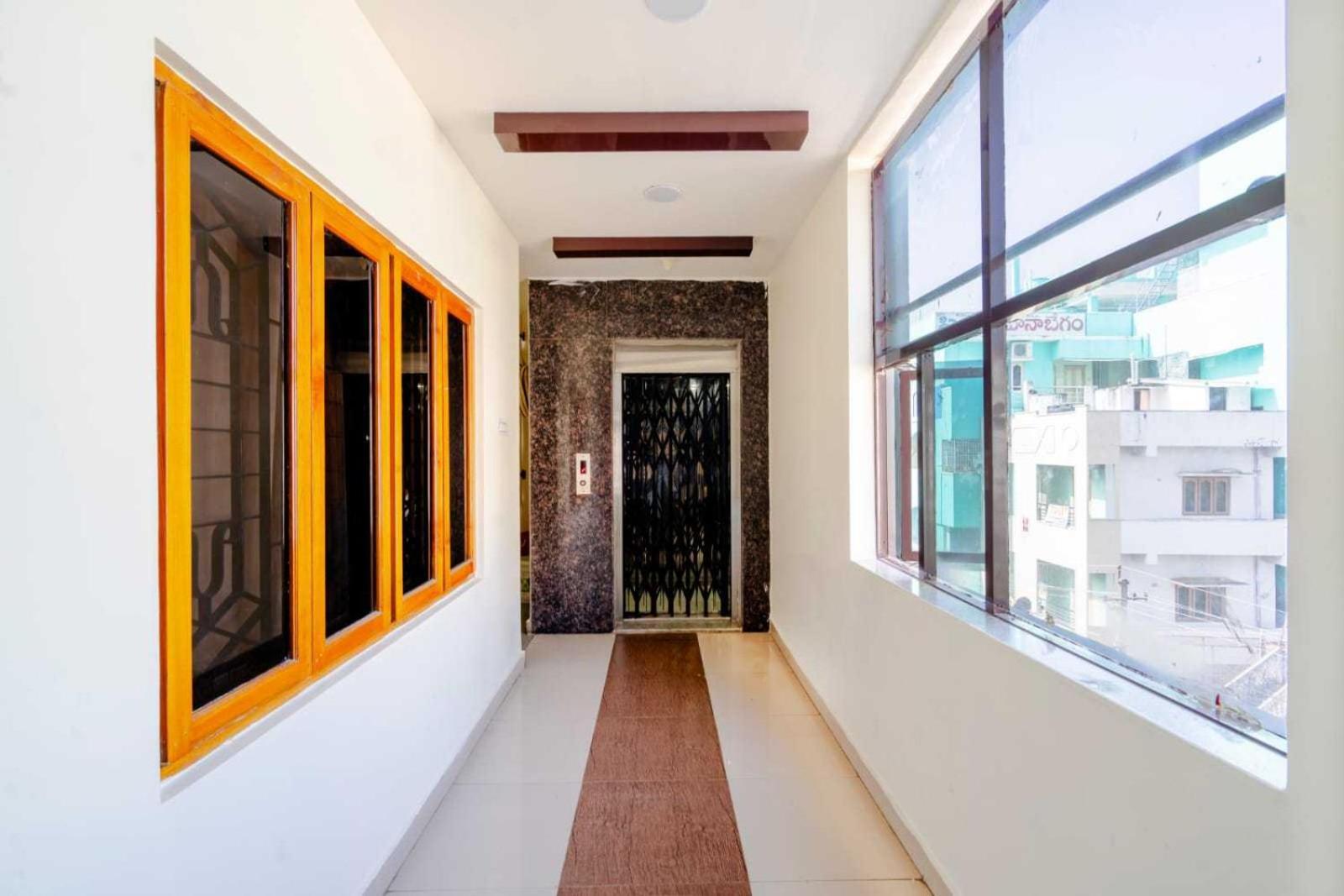 Oyo Surya Teja Residency Ξενοδοχείο Khammam Εξωτερικό φωτογραφία